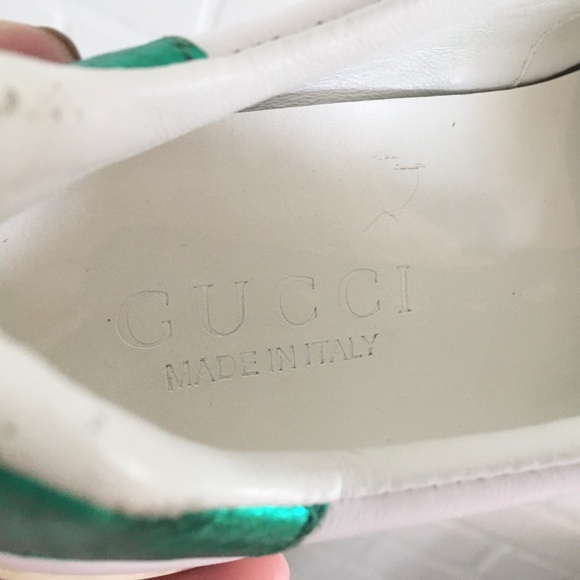 SOLD - Authentic Gucci Women’s Ace Sneakers Strip Bee White Leather - Picture 11 of 16